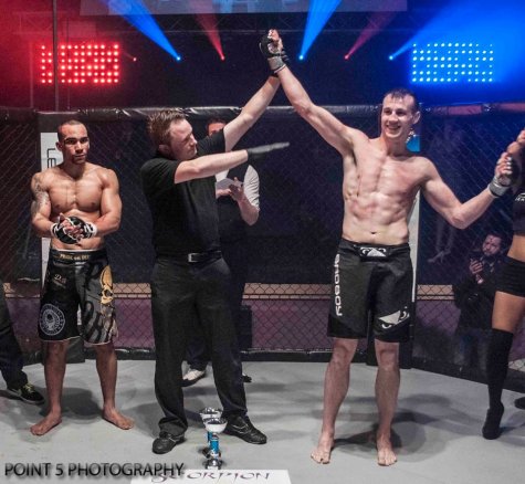 Phil Wells at RAGED UK MMA (c) Point 5 Photography