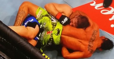 Charles Oliver with his winning Guillotine UFC Fight Night 67 Goiania