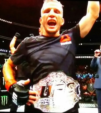 T. J. Dillashaw winning his Belt #UFConFOX16 #UFCChicago